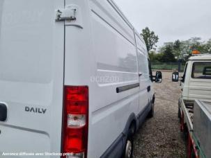 Fourgon avec parois et toit rigide Iveco Daily