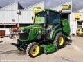 Micro tracteur John Deere 2038R avec plateau de coupe et bas de ramassage