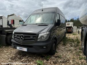 Fourgon avec parois et toit rigide Mercedes Sprinter