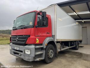 Fourgon avec parois et toit rigide Mercedes Axor