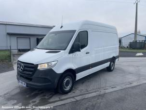 Fourgon avec parois et toit rigide Mercedes Sprinter