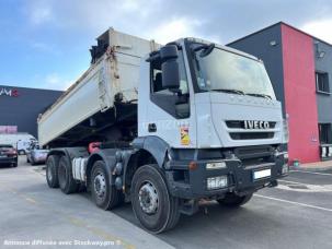 Benne basculante de chantier et de TP Iveco Trakker