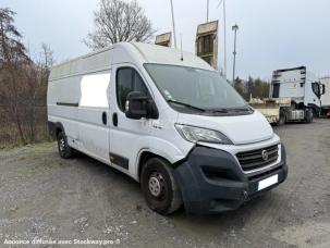 Fourgon avec parois et toit rigide Fiat Ducato