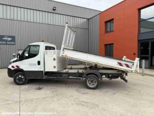 Benne basculante de chantier et de TP Iveco 35C14