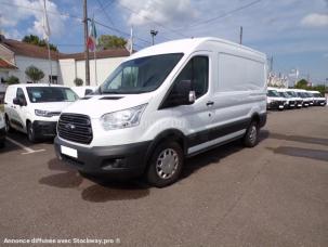 Fourgon avec parois et toit rigide Ford Transit