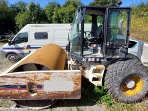 Compacteur monocylindre Caterpillar CS64