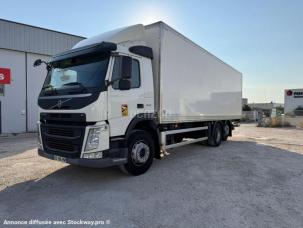 Fourgon avec parois et toit rigide Volvo FM 450