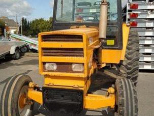 Tracteur agricole Renault R7012 à vendre sur Morin
