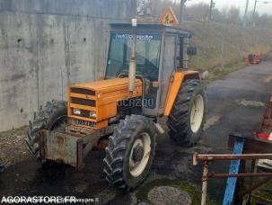 Tracteur agricole Renault