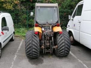 Tracteur agricole Renault Type R3215