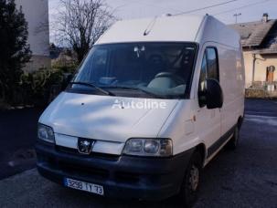 Fourgon avec parois et toit rigide Peugeot Boxer