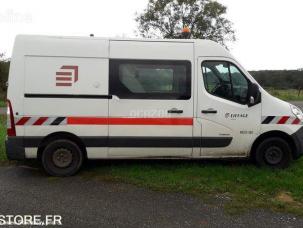 Fourgon avec parois et toit rigide Renault Master