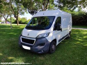 Fourgon avec parois et toit rigide Peugeot Boxer