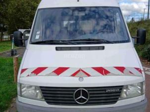 Fourgon avec parois et toit rigide Mercedes Sprinter