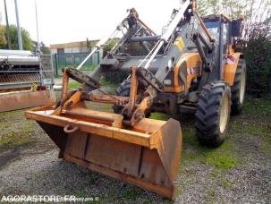 Tracteur agricole Renault CERES335X