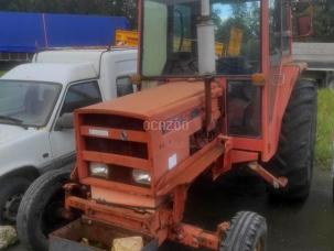 Tracteur agricole Renault R7451