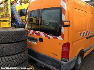 Fourgon avec parois et toit rigide Renault Master