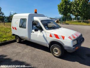 Fourgon avec parois et toit rigide Citroën C15