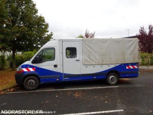 Fourgon avec parois et toit rigide Renault Master