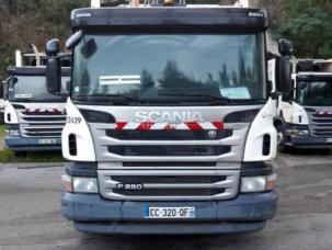 Benne à ordure ménagères Scania PRG230-32