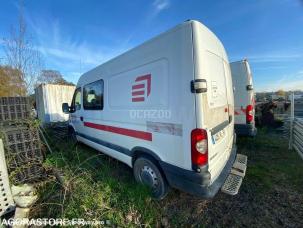 Fourgon avec parois et toit rigide Renault Master