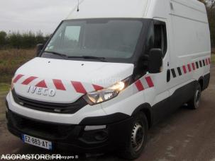 Fourgon avec parois et toit rigide Iveco 35S14