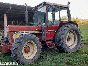 Tracteur agricole Case 845A