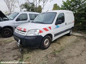 Fourgon avec parois et toit rigide Citroën Berlingo