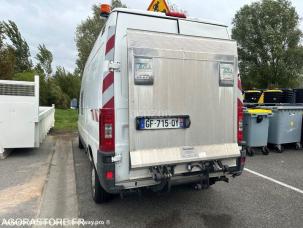 Fourgon avec parois et toit rigide Peugeot Boxer