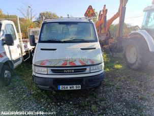 Benne basculante de chantier et de TP Iveco 35C12