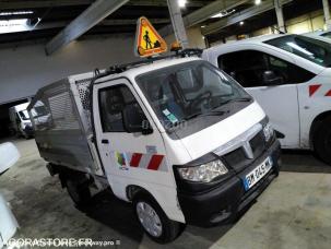 Benne basculante de chantier et de TP Piaggio Porter