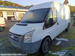 Fourgon avec parois et toit rigide Ford Transit