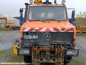 Benne basculante de chantier et de TP Mercedes Unimog