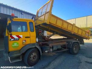 Benne basculante de chantier et de TP Renault M150