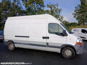 Fourgon avec parois et toit rigide Renault Master