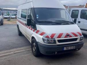 Fourgon avec parois et toit rigide Ford Transit