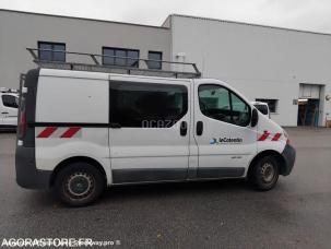 Fourgon avec parois et toit rigide Renault Trafic