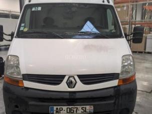 Fourgon avec parois et toit rigide Renault Master