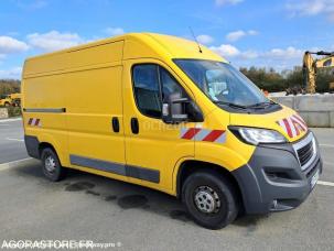 Fourgon avec parois et toit rigide Peugeot Boxer