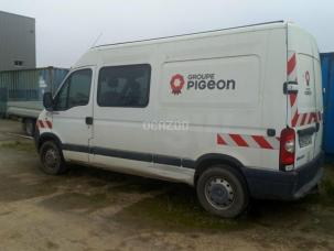 Fourgon avec parois et toit rigide Renault Master