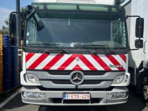 Fourgon avec parois et toit rigide Mercedes Atego