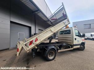 Benne basculante de chantier et de TP Iveco 35C12