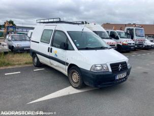 Fourgon avec parois et toit rigide Citroën Jumpy