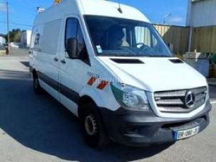 Fourgon avec parois et toit rigide Mercedes Sprinter