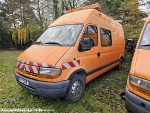 Fourgon avec parois et toit rigide Renault Master