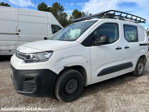 Fourgon avec parois et toit rigide Citroën Berlingo