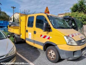 Benne basculante de chantier et de TP Iveco 35C13