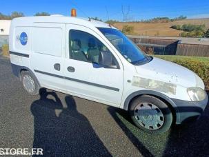 Fourgon avec parois et toit rigide Opel Combo