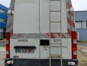 Fourgon avec parois et toit rigide Iveco 35C13