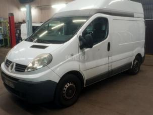 Fourgon avec parois et toit rigide Renault Trafic